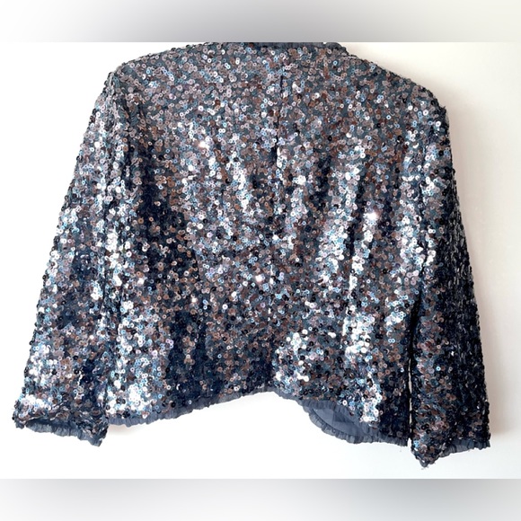 BEBE SEQUIN BLUE LINED CROPPED CARDIGAN/SHAWL SZ 4 TRIM DETAIL OPEN FRONT SILK - Picture 2 of 14